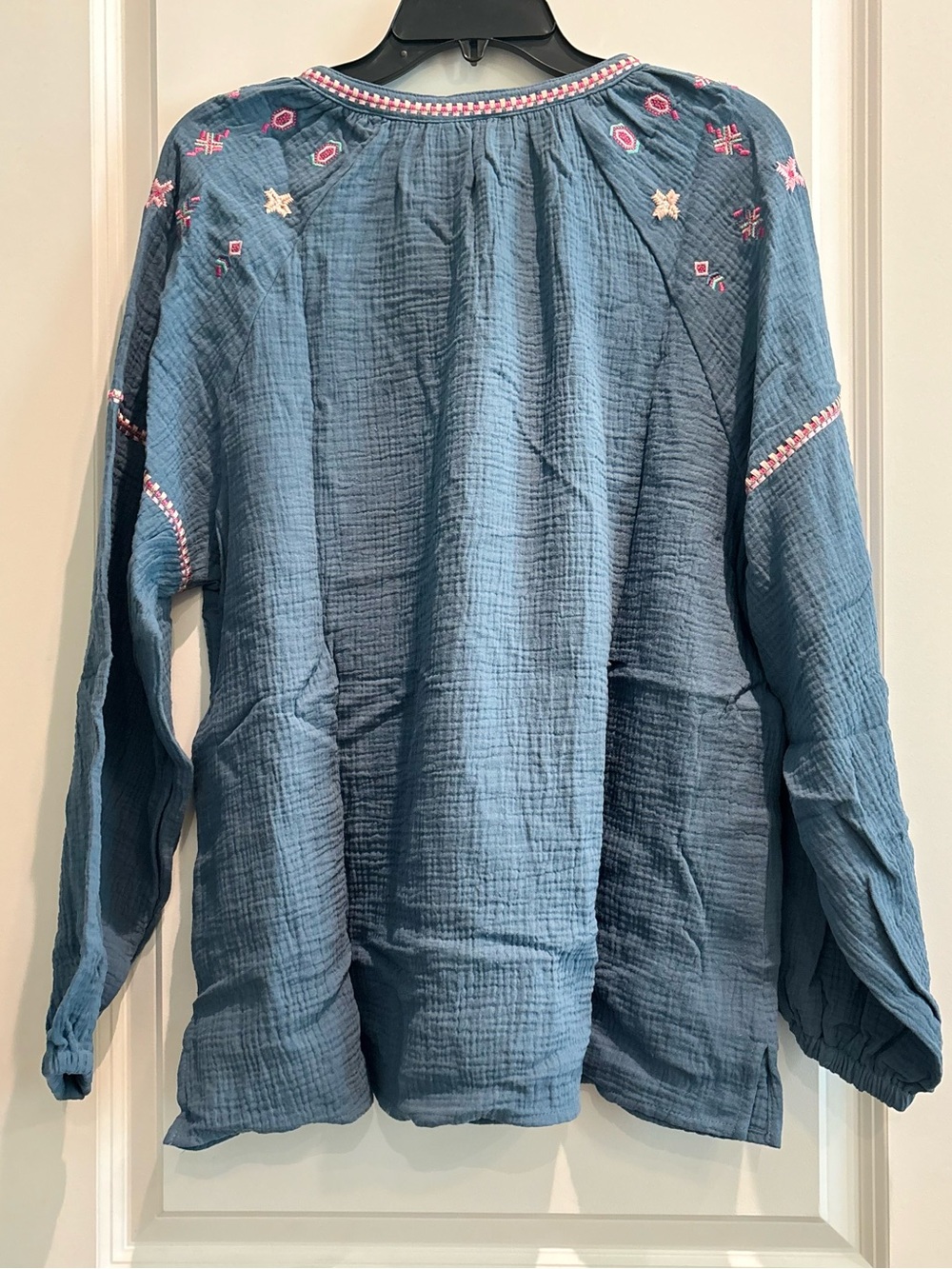 Belle by Kim Gravel Embroidered Gauze Peasant Blouse Blue Large Boho NWT - Picture 6 of 8
